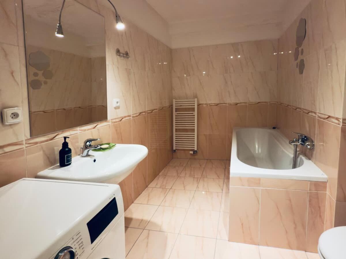 Attic 15 Min To Charles Bridge * Praha