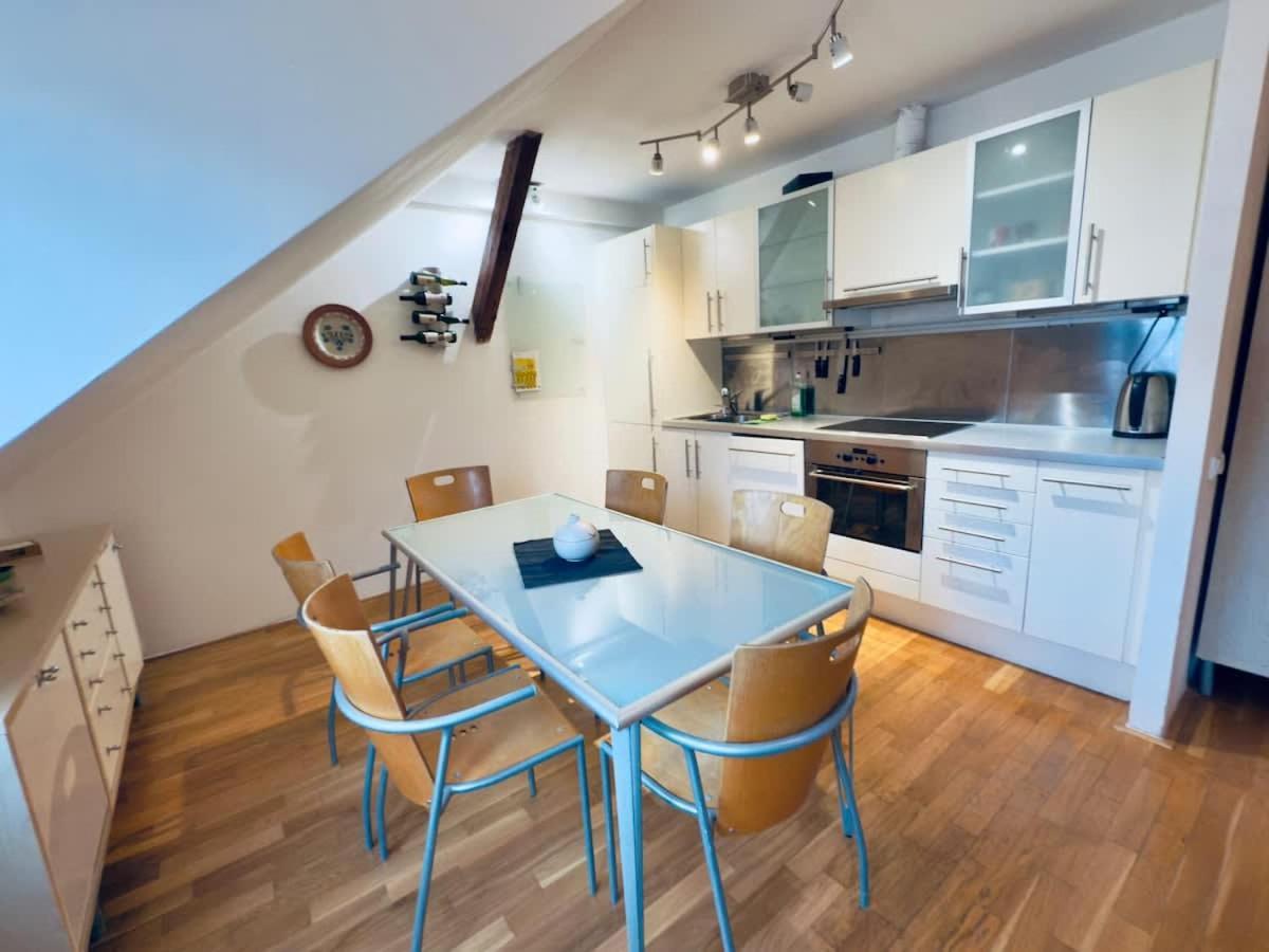 Attic 15 Min To Charles Bridge *