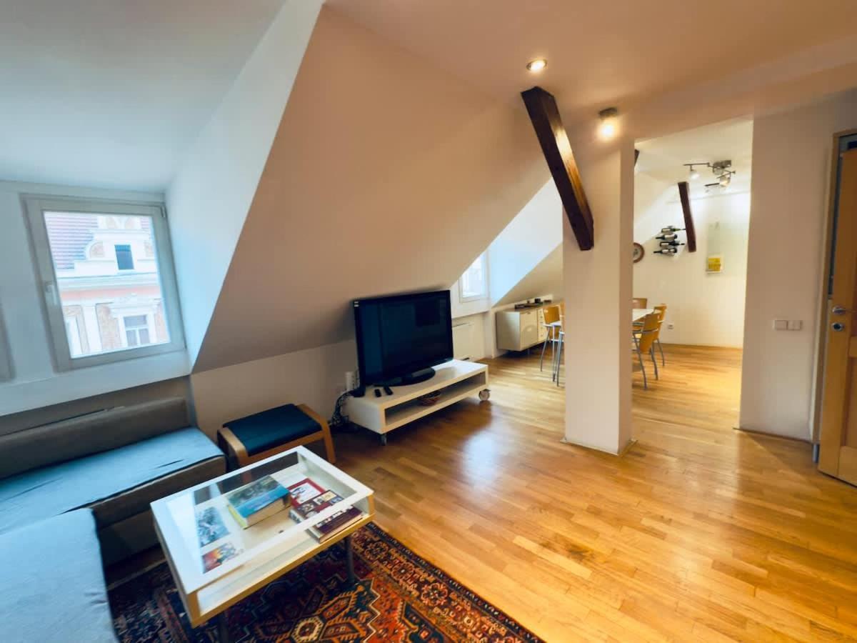 Apartmán Attic 15 Min To Charles Bridge *