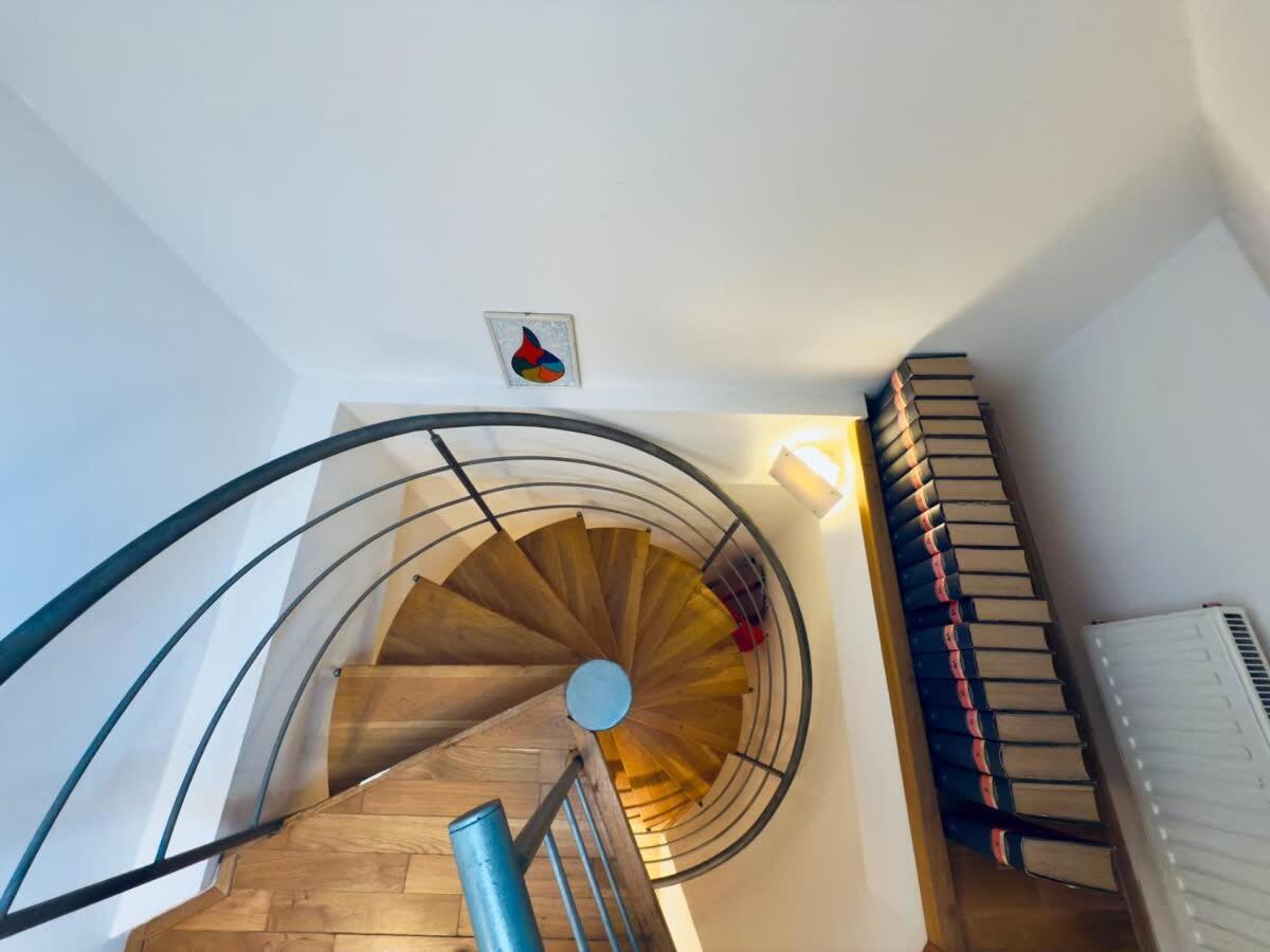 Attic 15 Min To Charles Bridge