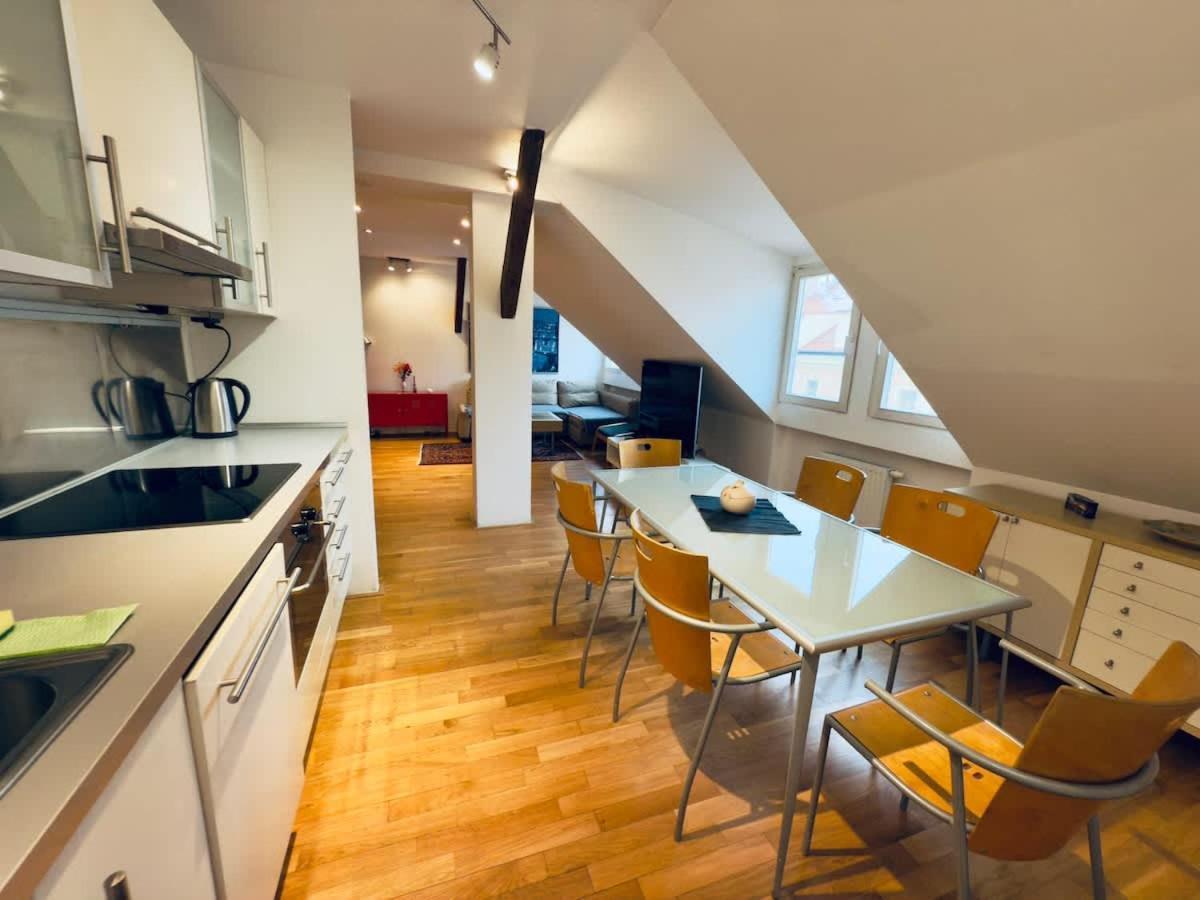 Apartmán Attic 15 Min To Charles Bridge