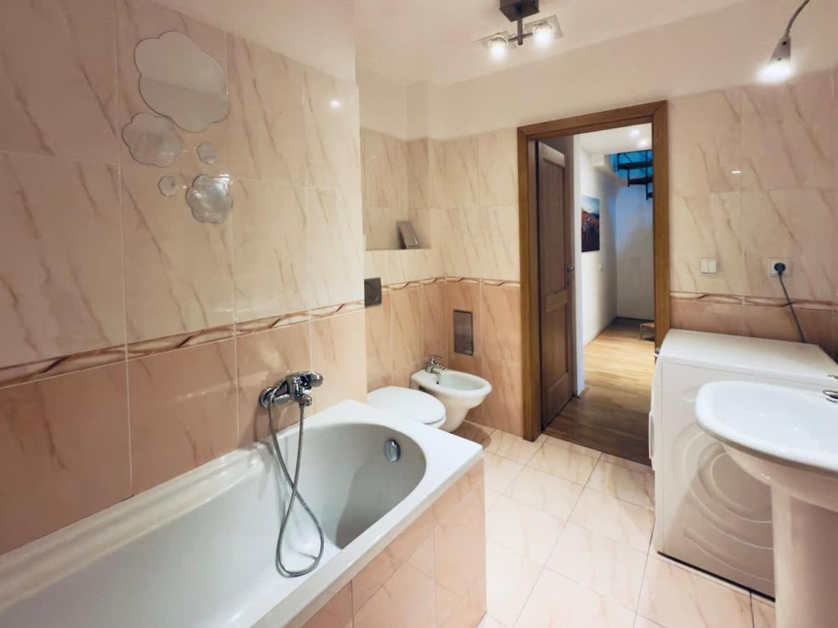 Apartment Attic 15 Min To Charles Bridge *